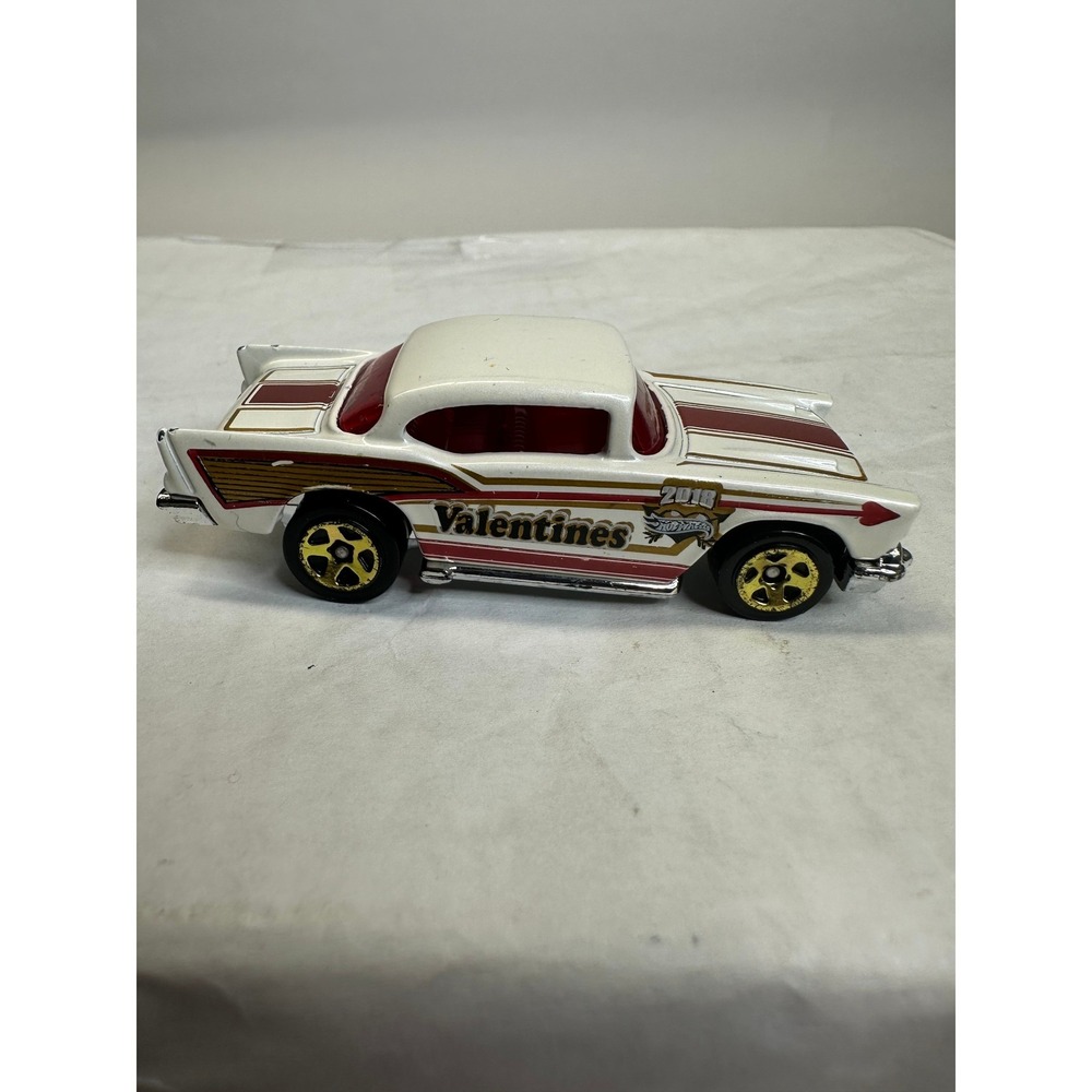 Hot Wheels 2018 Valentines 57 Chevy Diecast Car White Red Gold 164 Scale